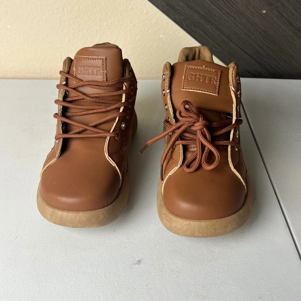 GHTR‎ Women's Platform Sneakers Brown Lace Up Chunky Sole Size 6 NWOT